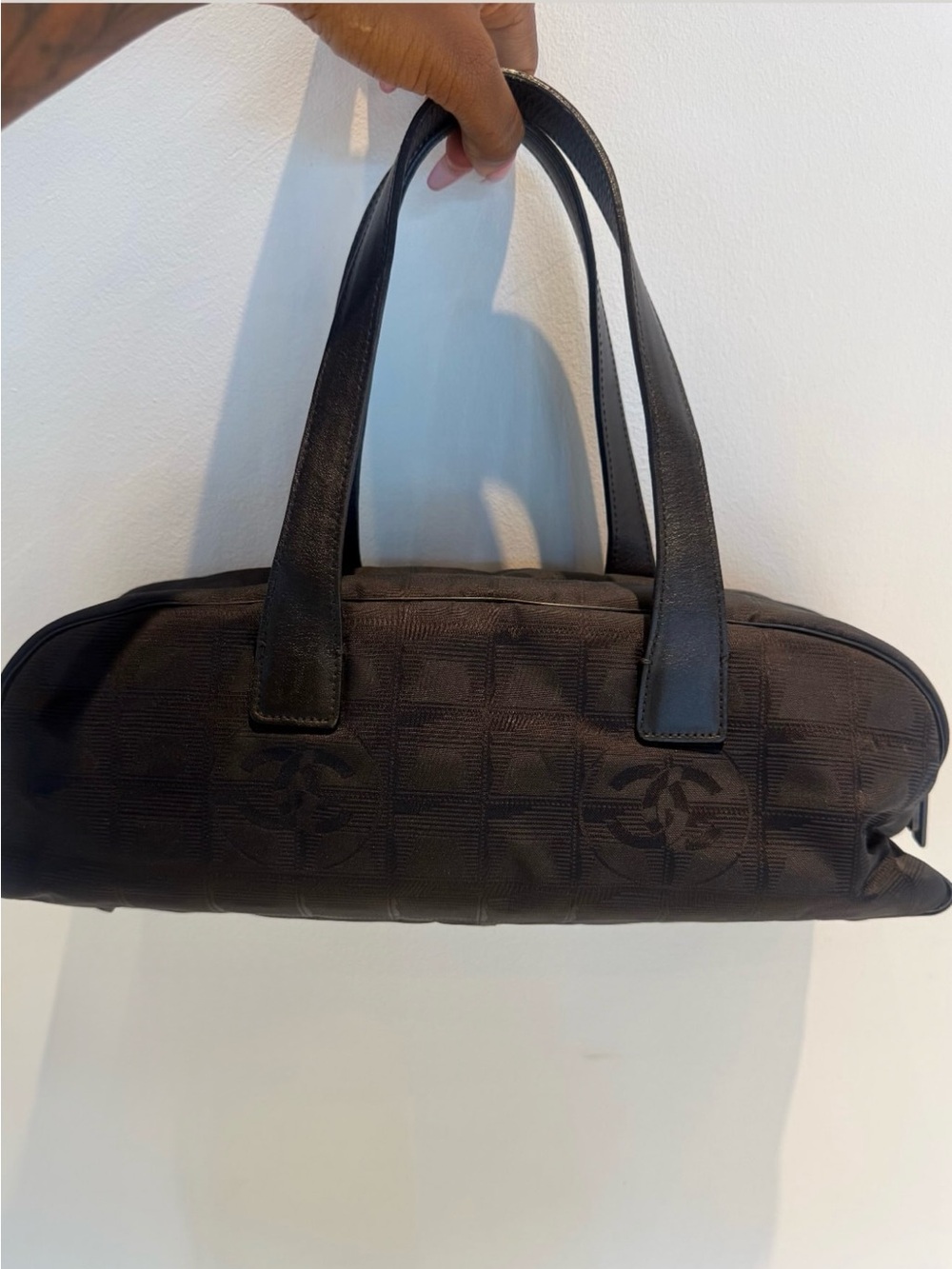 CHANEL Black Quilted Logo-Pattern Shoulder Bag